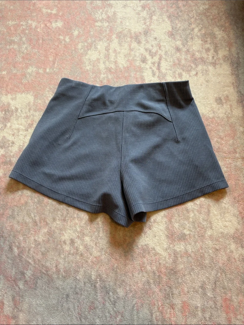 Lululemon High-Waist Ribbed Women's Shorts